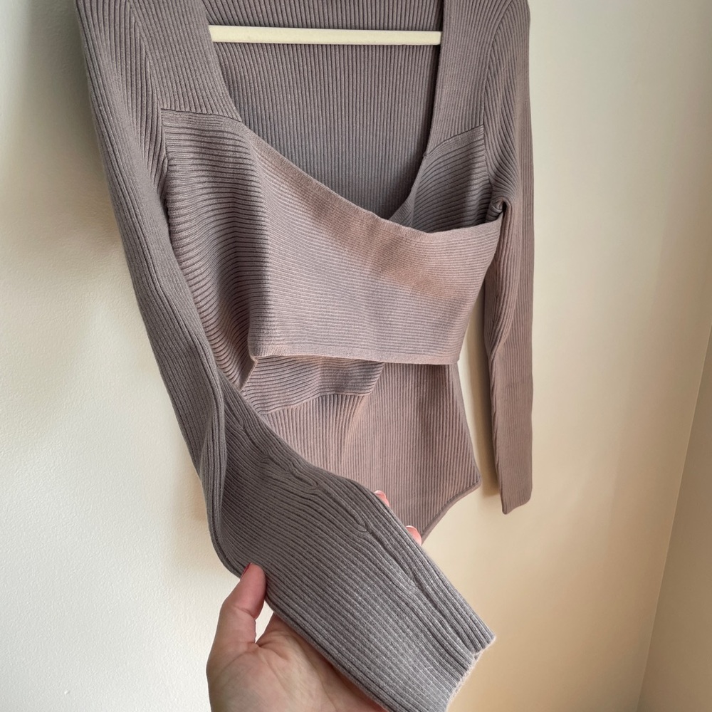 Abercrombie & Fitch Women’s Long Sleeve LuxeLoft Wrap Ribbed Bodysuit Size XL - Picture 3 of 8